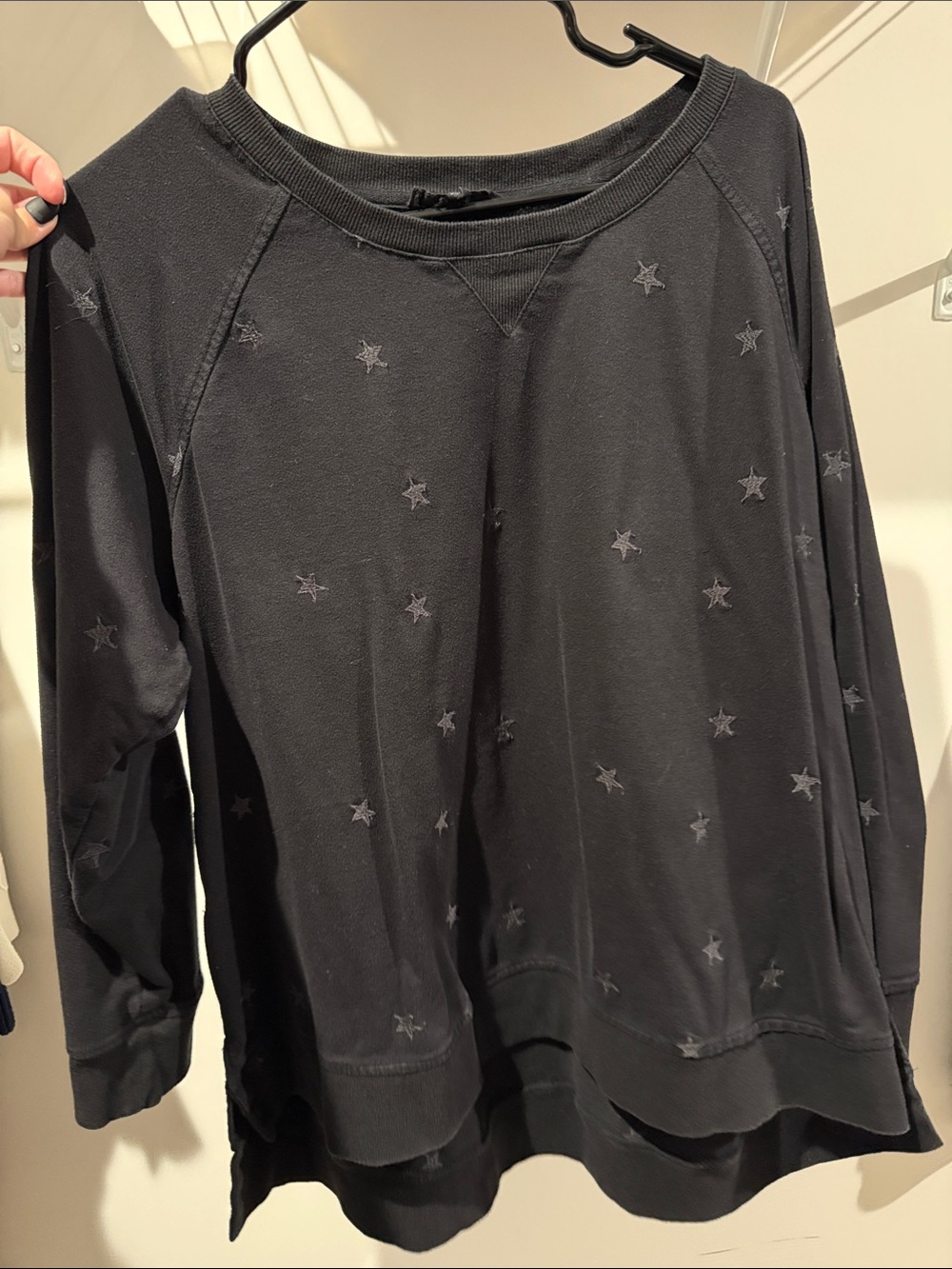 Jane and Delancey Black Star-Embroidered Crewneck Sweater